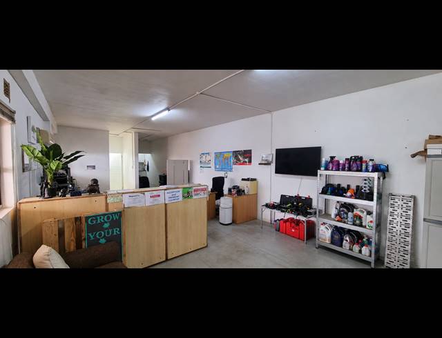 180M² WAREHOUSE TO LET IN WATERFALL